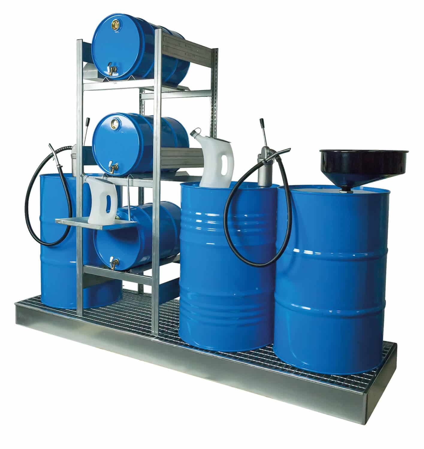 Abfüllplatz zur Lagerung von 3x 60 Ltr.- und 3x 200 Ltr.-Fässern.