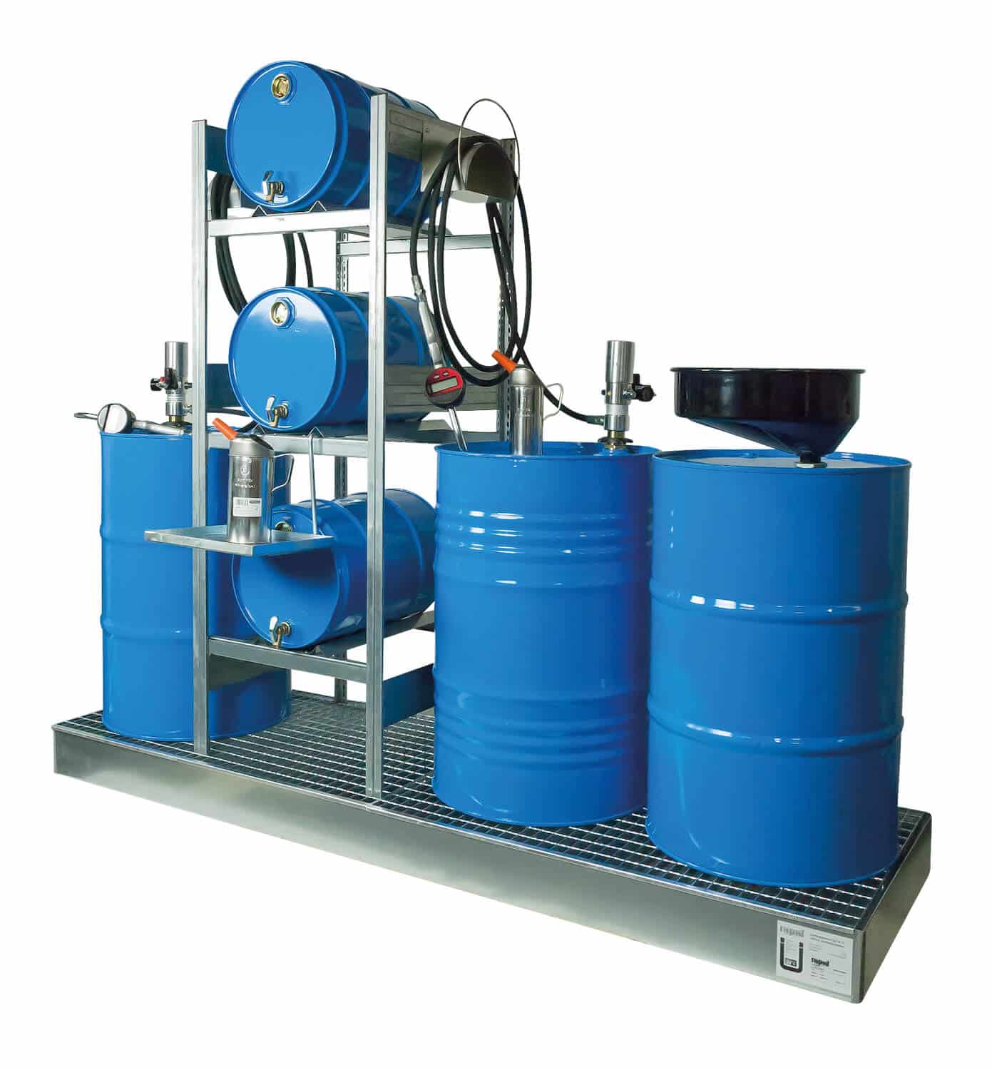 Abfüllplatz zur Lagerung von 3x 60 Ltr.- und 3x 200 Ltr.-Fässern.